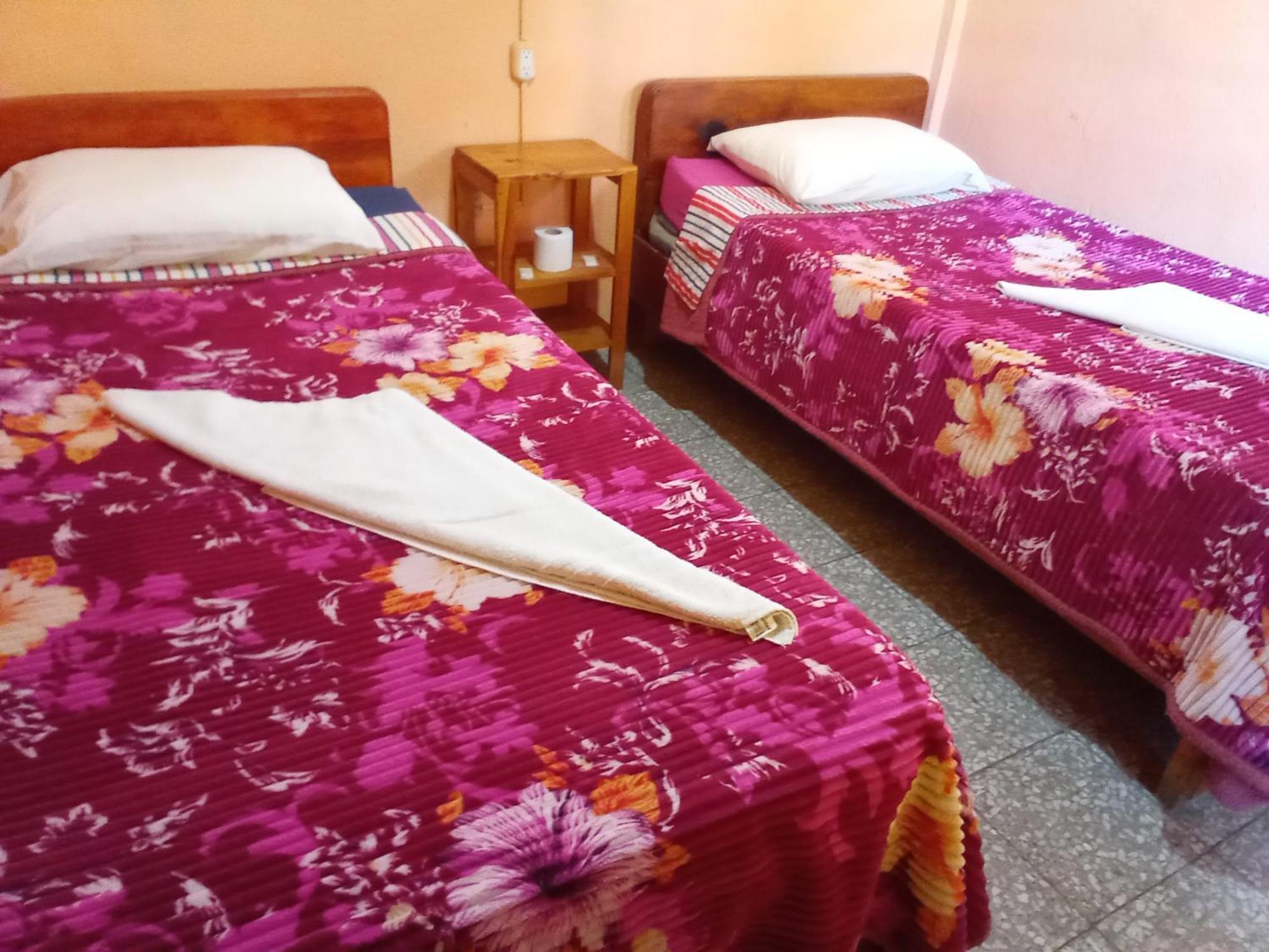 Hospedaje Santo Domingo Panajachel Dış mekan fotoğraf