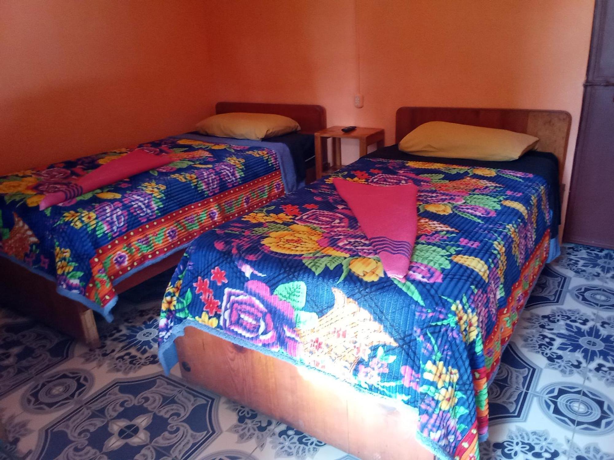 Hospedaje Santo Domingo Panajachel Dış mekan fotoğraf