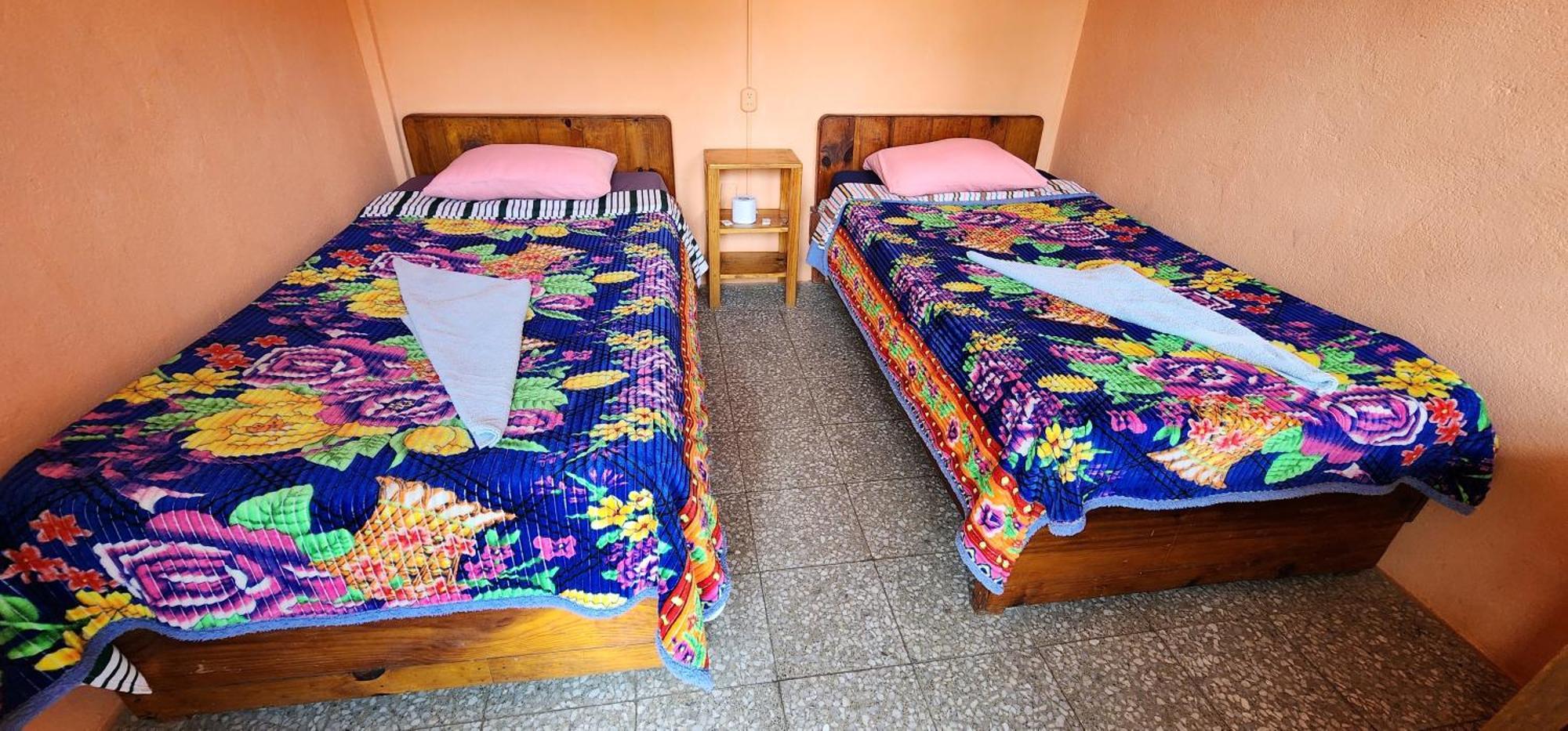Hospedaje Santo Domingo Panajachel Dış mekan fotoğraf