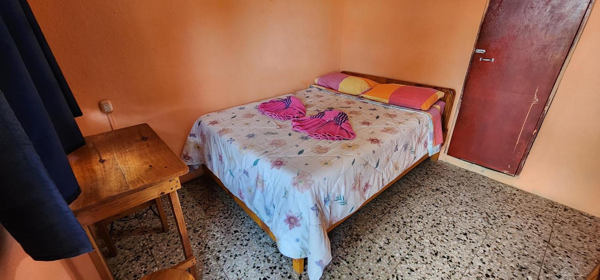 Hospedaje Santo Domingo Panajachel Dış mekan fotoğraf
