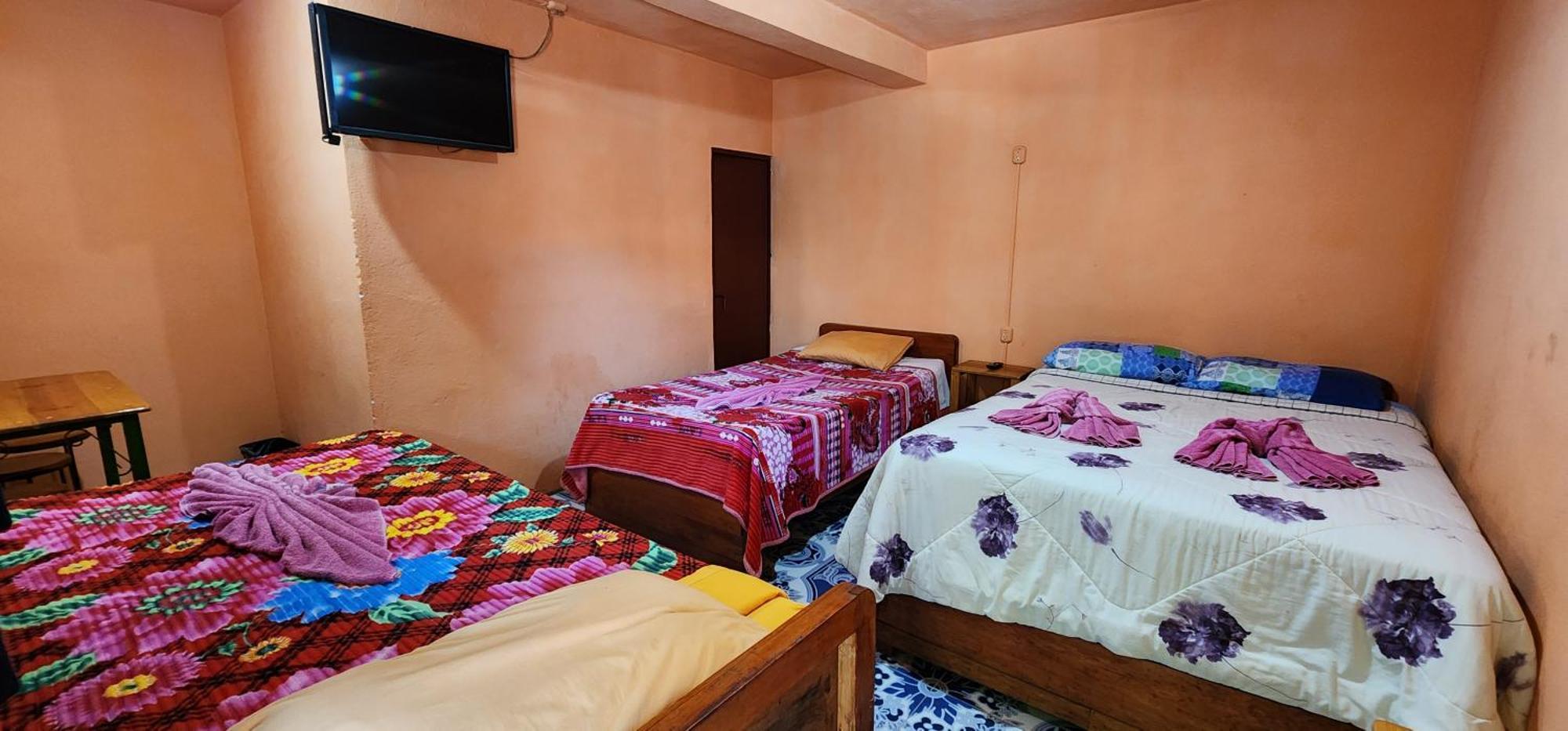 Hospedaje Santo Domingo Panajachel Dış mekan fotoğraf