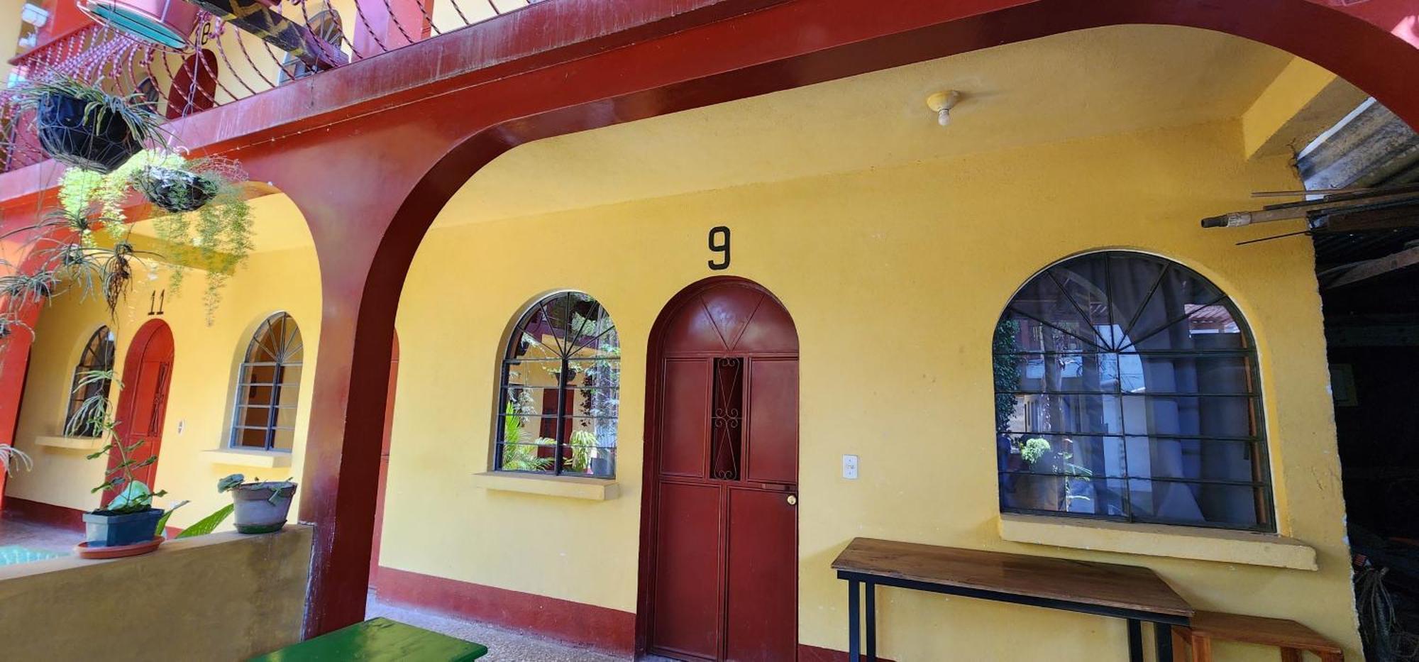 Hospedaje Santo Domingo Panajachel Dış mekan fotoğraf