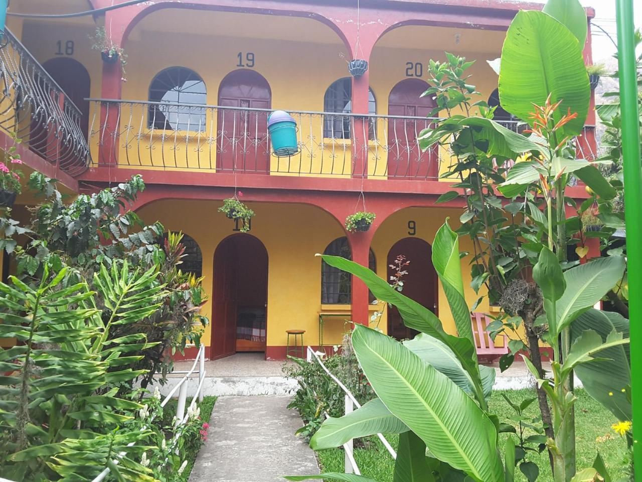 Hospedaje Santo Domingo Panajachel Dış mekan fotoğraf