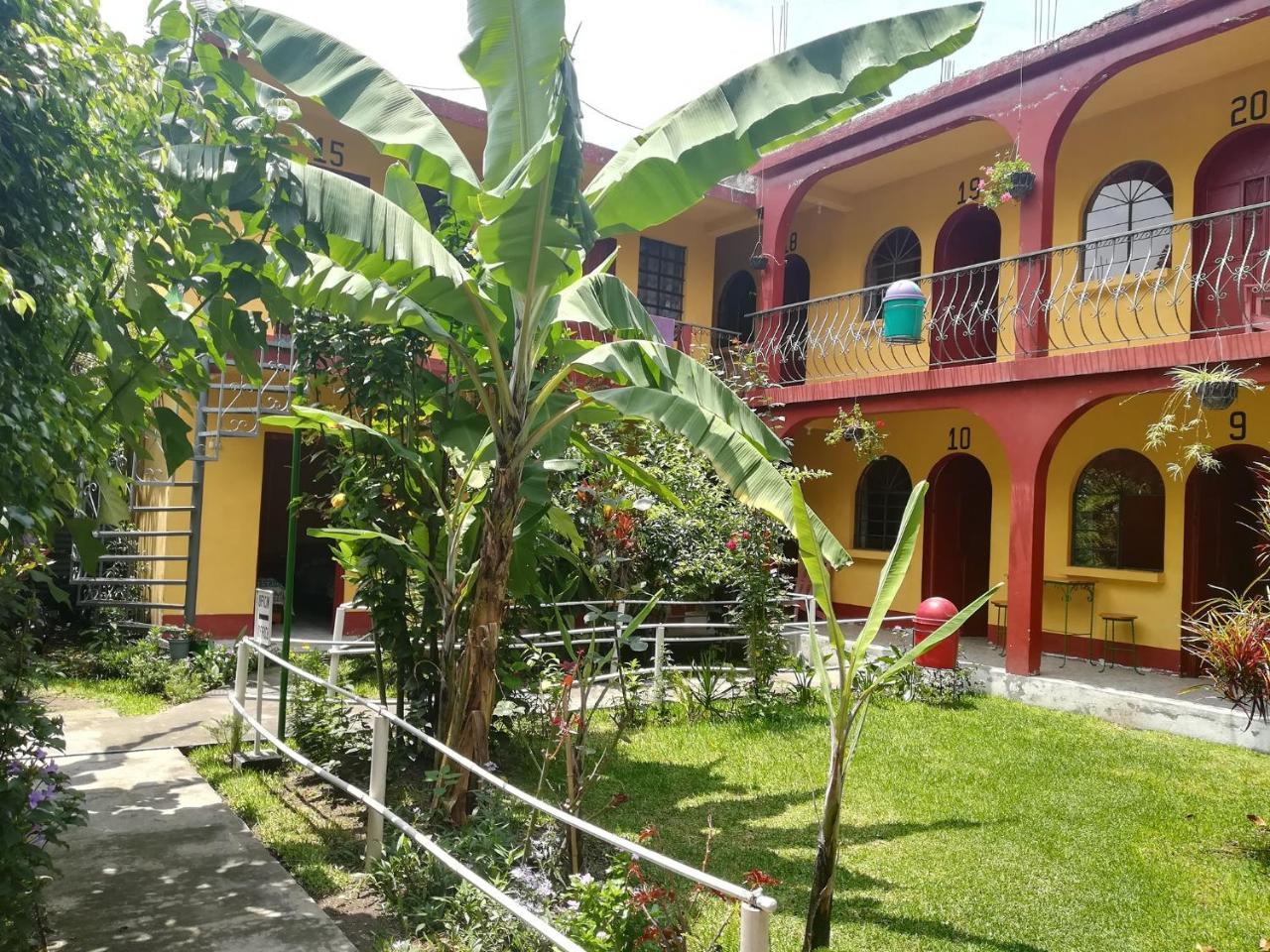 Hospedaje Santo Domingo Panajachel Dış mekan fotoğraf